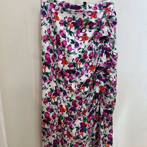 Saloni 2PC Set - Picture 9 of 9